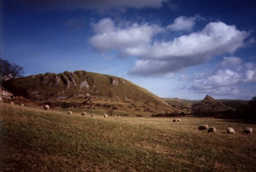 dovedale_chrome_hill.jpg (33482 bytes)