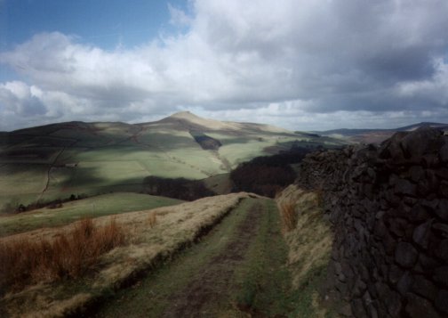 shutlingsloe.jpg (28202 bytes)